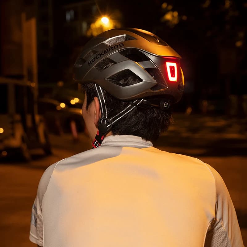 ROCKBROS إضاءة دراجة مقاومة للماء مصباح خلفي للخوذة إضاءة LED قابلة لإعادة الشحن عبر USB إضاءة خلفية آمنة لركوب الليل - 6