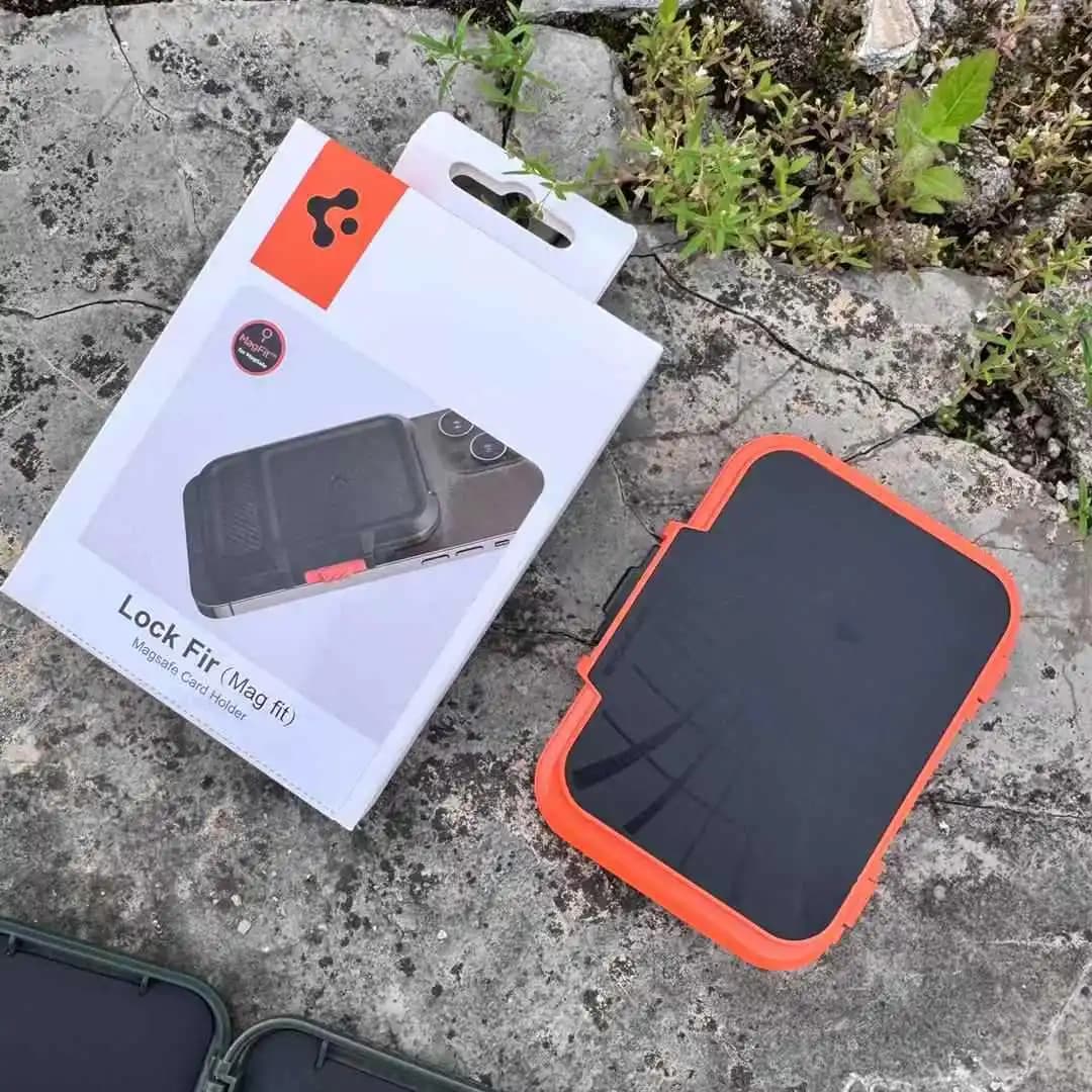 قفل انزلاق Spigen لمحفظة MagSafe حامل بطاقات مغناطيسي متين لهاتف iPhone 17 16 15 Pixel 10 Series يتسع لـ 6 بطاقات - 3