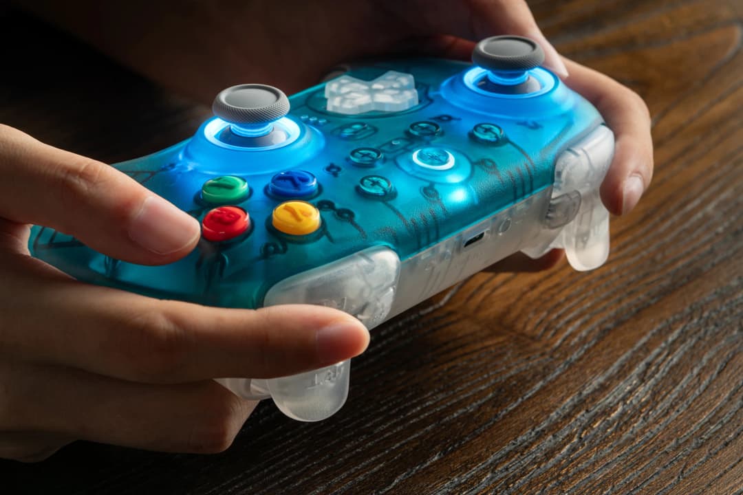 وحدة تحكم الألعاب اللاسلكية 8BitDo Ultimate 2 لنظام التشغيل Windows 10/11، ذراع تحكم TMR 2.4G مع قاعدة شحن لأجهزة Android وPC وSteam - 4