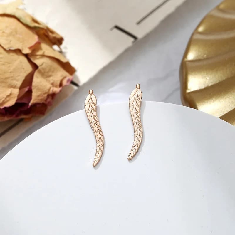 2025 Vintage Jewelry Exquisite Golden Leaf Earrings Modern Beautiful Feather Ear Stud Earrings For Women Brincos Bijoux - 3