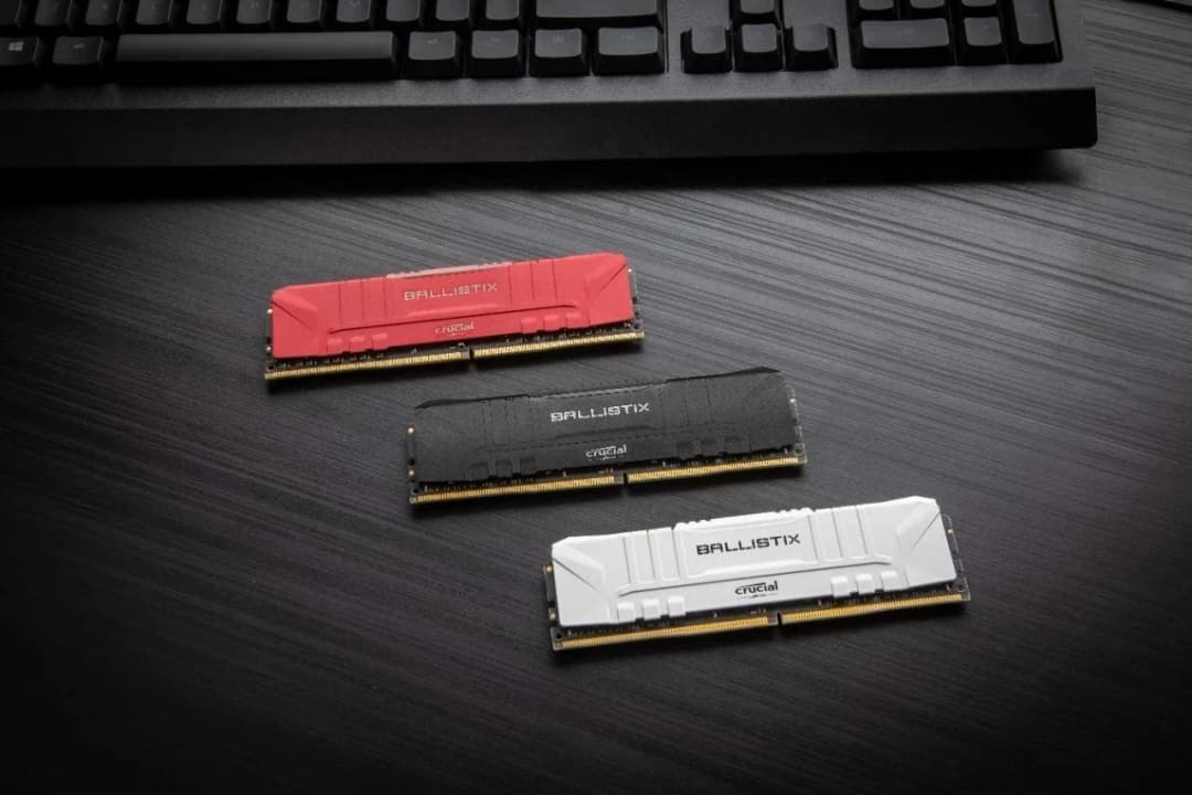 ذاكرة رام Crucial DDR4 بسعة 8 جيجابايت و16 جيجابايت بسرعة 3200 ميجاهرتز Ballistix Platinum لأجهزة الكمبيوتر المكتبية مع دعم XMP 2.0 للزيادة التلقائية في السرعة - 6