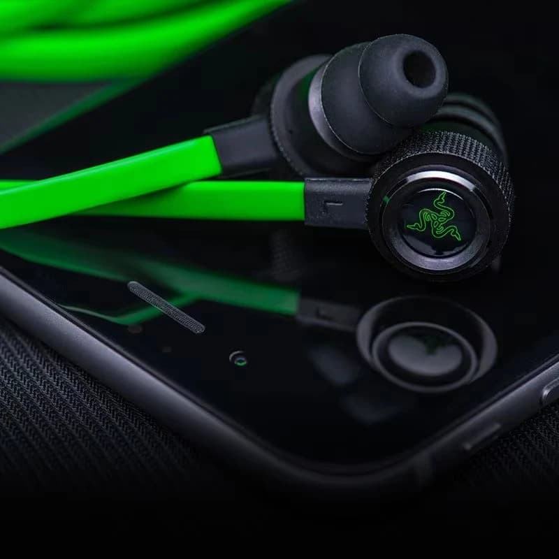 سماعات أذن Razer Hammerhead Pro v2 لأجهزة iOS وAndroid، تقنية مزدوجة مخصصة، ميكروفون مدمج وتحكم في الصوت - 4