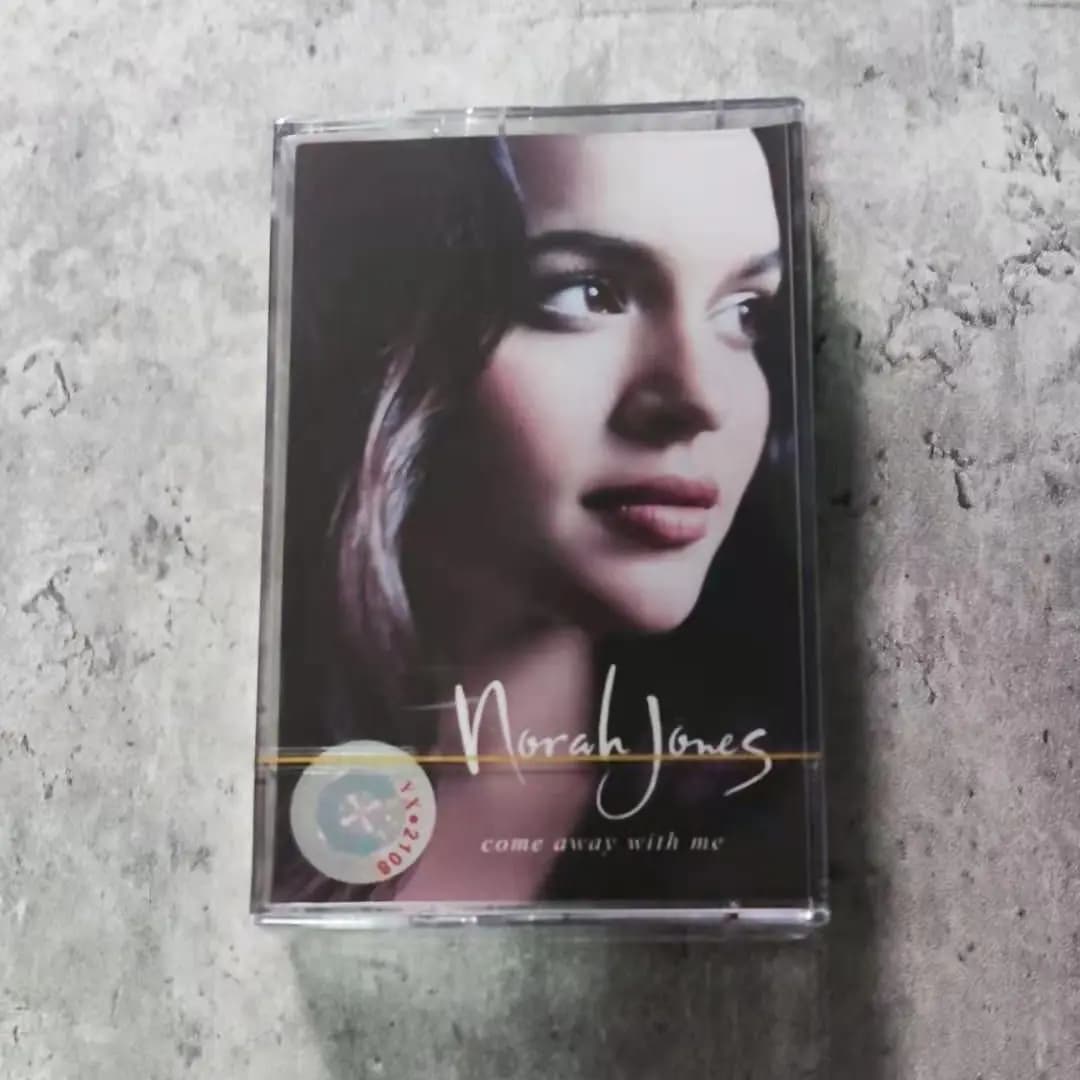 شريط موسيقى Ballad Norah Jones، ألبوم Come Away with Me، don't know why، أشرطة كاسيت، أزياء تنكرية، مشغل سيارة، مسجل، صندوق موسيقى تصويرية، هدية