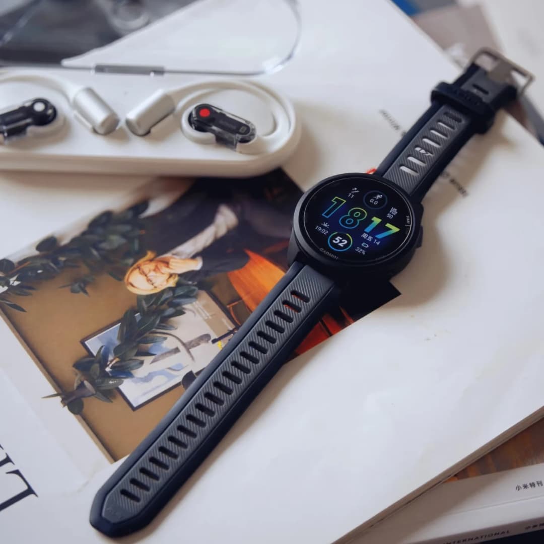 ساعة Garmin Forerunner 165 الذكية للجري، شاشة AMOLED تعمل باللمس، نظام تحديد المواقع GPS، عمر بطارية 11 يومًا، مقاييس التدريب وبصيرة التعافي - 2