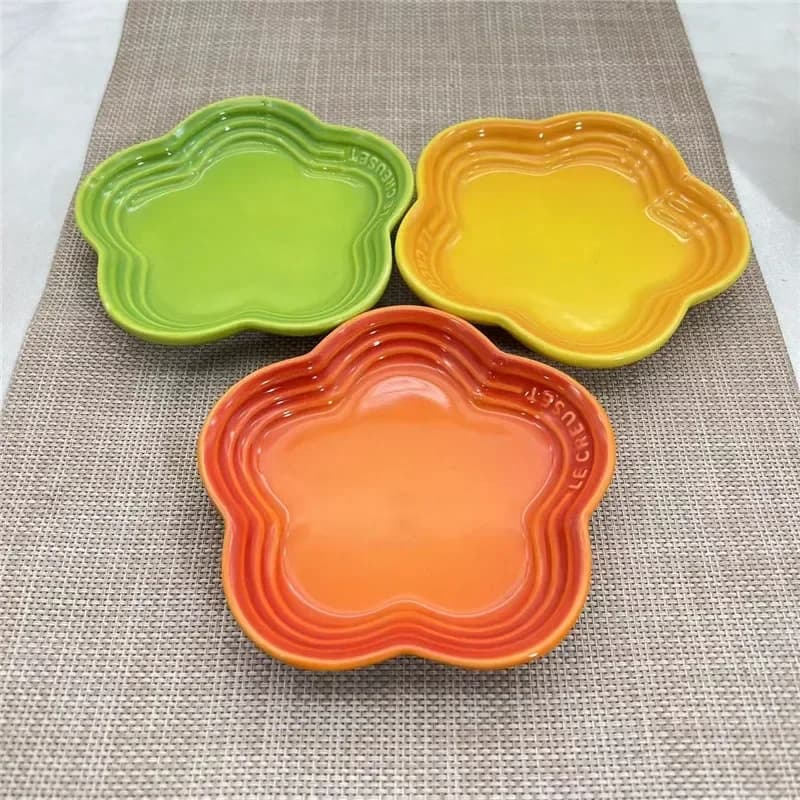 5.5'' Cat Feeding Flower Shaped Ceramic Disc Extra Wide Raised Cats Food Bowl  Anti-vomiting Cat Feeder Pet Delicate Tableware - 3