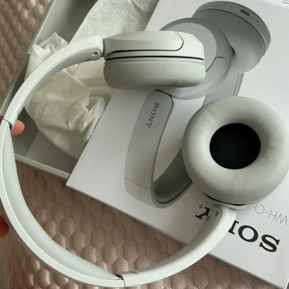 سماعات رأس سوني WH-CH520 بلوتوث 5.2 لاسلكية مع ميكروفون مدمج، بطارية حتى 50 ساعة، شحن سريع