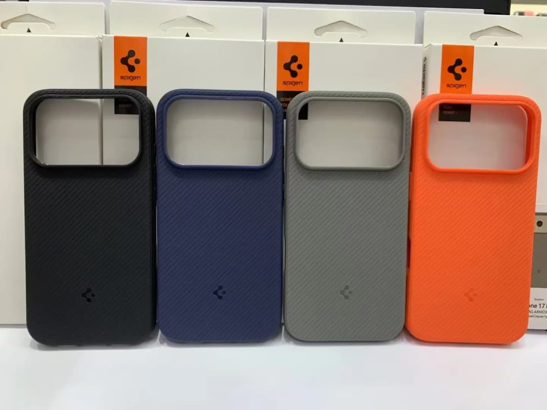 غطاء مغناطيسي Spigen لمكنسة iPhone 17Pro Max Magsafe غطاء حماية ناعم من TPU بنمط قطري