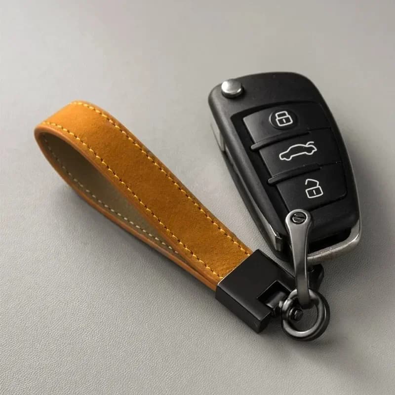 Car Key Chain Luxury Genuine Leather Keychain Pure Color Buckle Key Ring Car Accessories Gift Car Keychain - 3