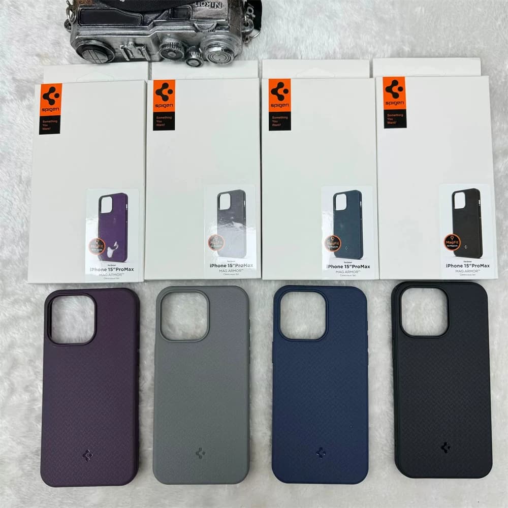 غطاء شفاف مغناطيسي ناعم من السيليكون من Spigen لهاتف آيفون 17 برو ماكس و16 بلس و15 و14 و13 و12 و11 برو ماكس مع دعم شحن MagSafe اللاسلكي