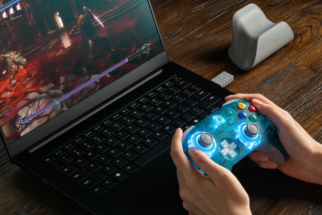 وحدة تحكم الألعاب اللاسلكية 8BitDo Ultimate 2 لنظام التشغيل Windows 10/11، ذراع تحكم TMR 2.4G مع قاعدة شحن لأجهزة Android وPC وSteam - 3