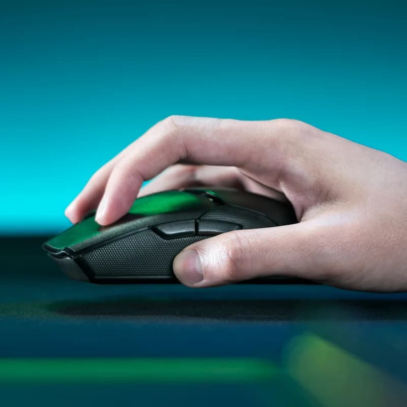 ماوس ألعاب Razer Viper Ultimate للكمبيوتر المحمول خفيف الوزن بإضاءة RGB لاسلكي بأزرار يمنى ويسرى وغلاف علوي وسفلي وعجلة تمرير - 3