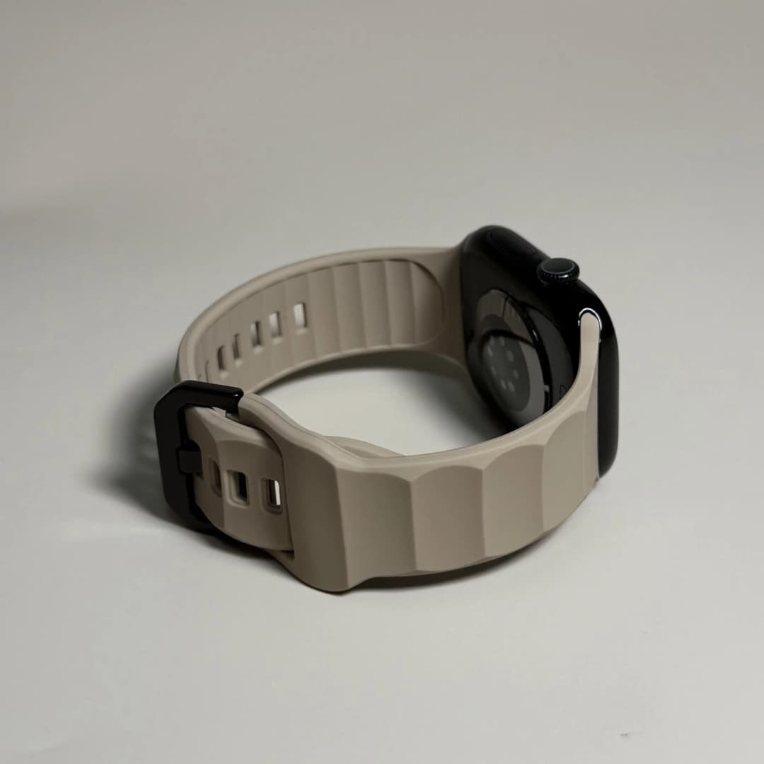 Silicone Sports Strap for Apple Watch Ultra 3 49mm 46mm 45mm 44mm 42mm 41mm 40mm 38mm Bands for iWatch Series 11 10 9 8 7 6 SE 3 - 5