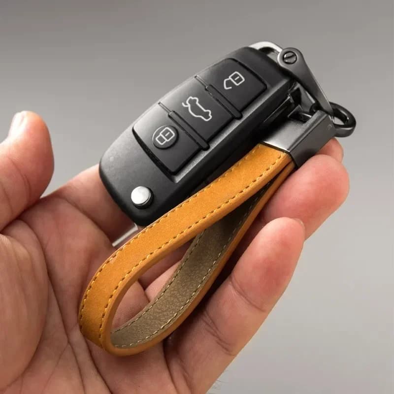 Car Key Chain Luxury Genuine Leather Keychain Pure Color Buckle Key Ring Car Accessories Gift Car Keychain - 2